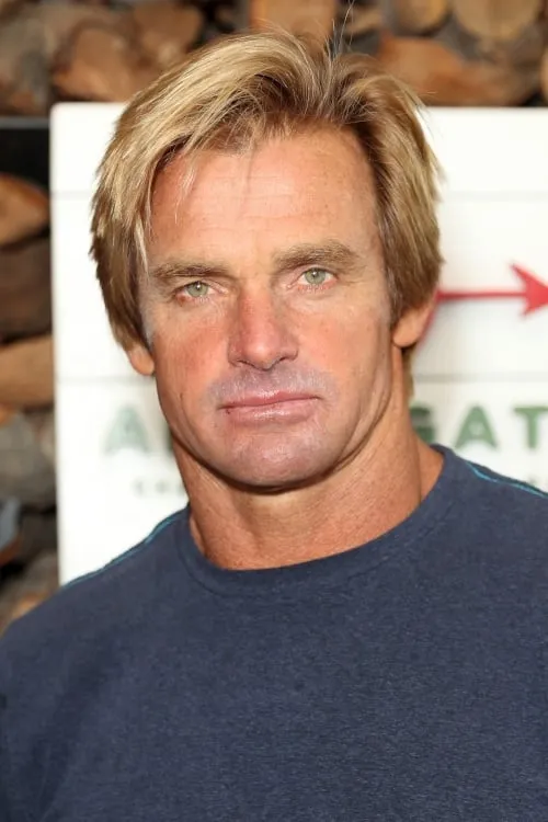 Laird Hamilton interpretando a Lance Burkhart