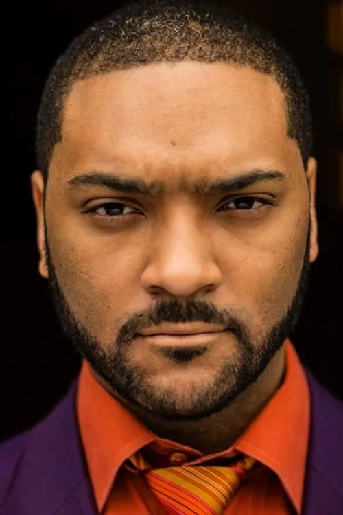 Langston Fishburne interpretando a Professor Hardy