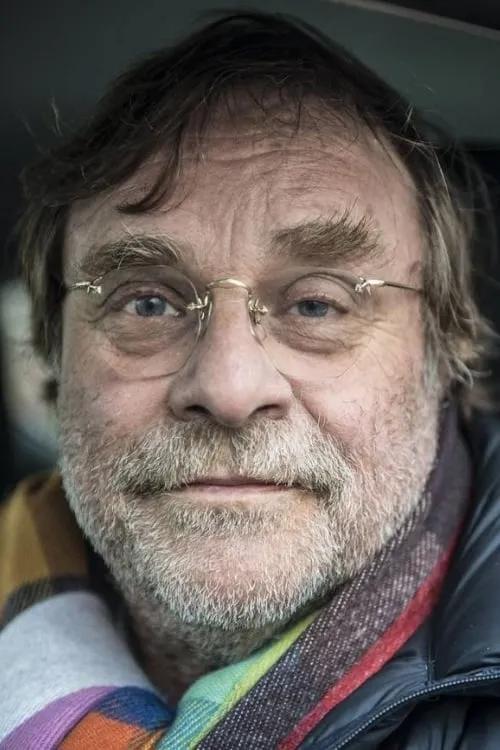 Actor Lars Knutzon