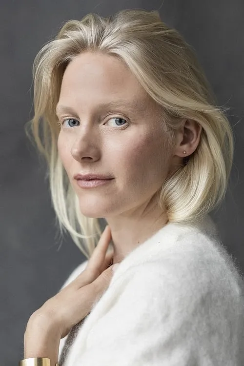 Actor Laura Birn