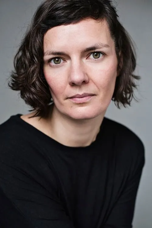 Actor Laura Cairns