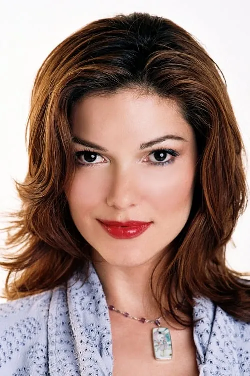 Laura Harring interpretando a Maria Benjamin