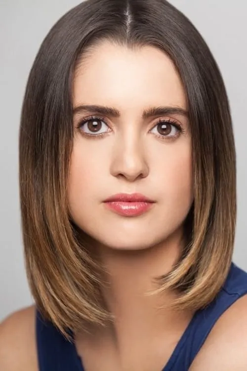 Laura Marano interpretando a Self