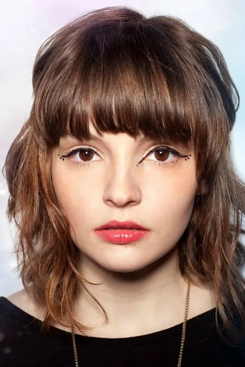 Lauren Mayberry en el reparto