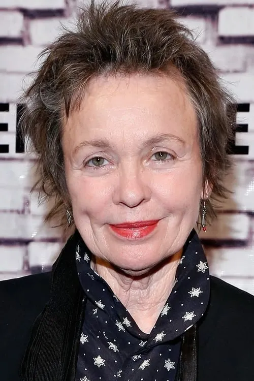 Laurie Anderson interpretando a Presenter