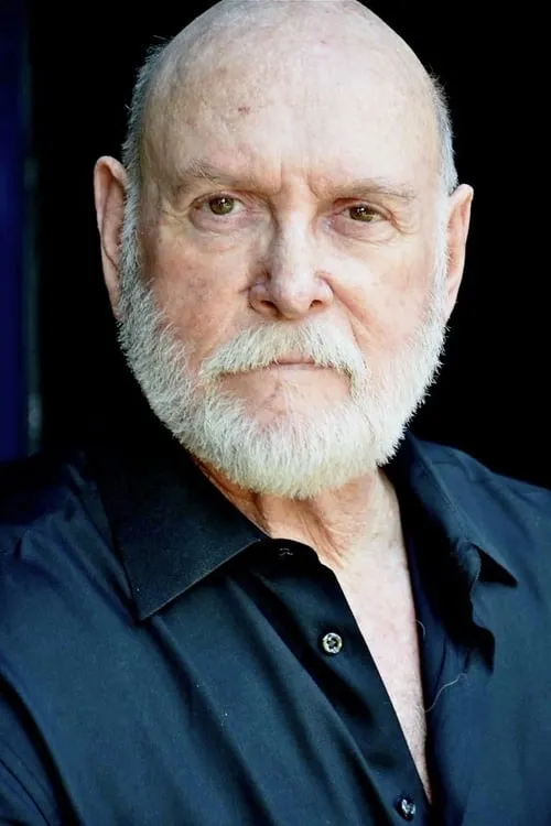 Actor Lee de Broux