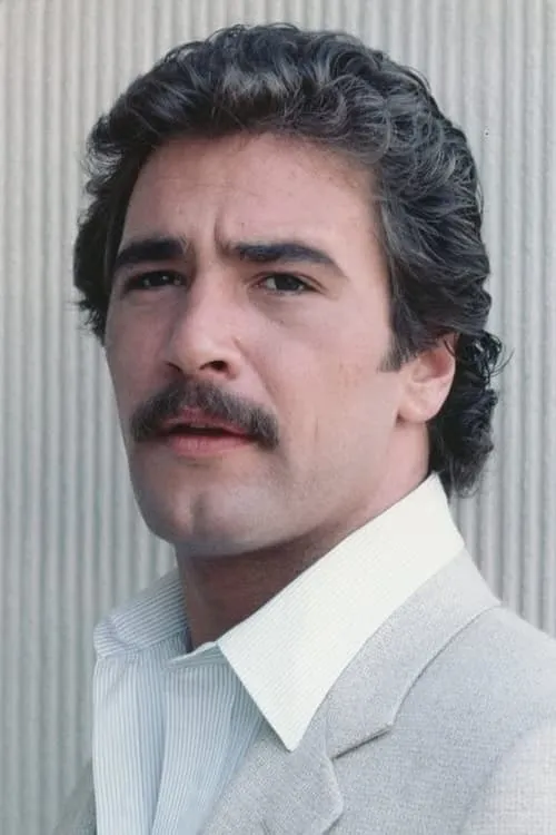 Lee Horsley interpretando a Ed Cody