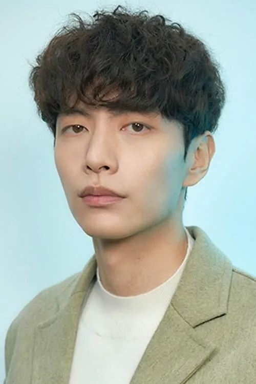 Lee Min-ki interpretando a Heukdopo