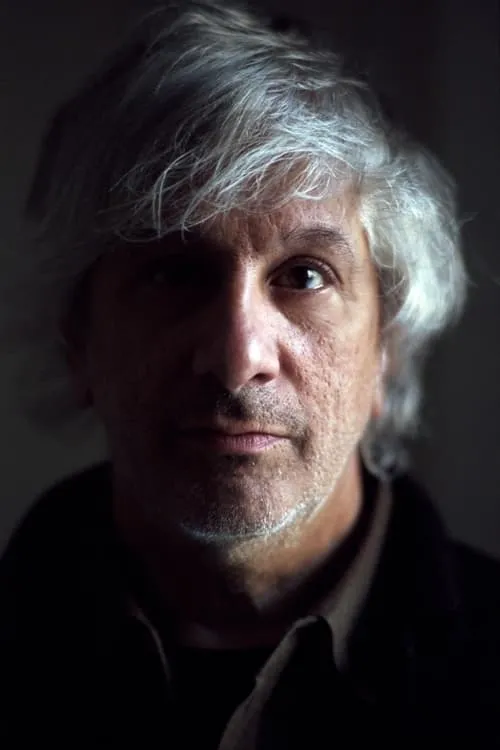 Lee Ranaldo interpretando a Performer