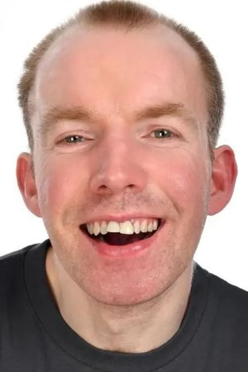 Lee Ridley interpretando a Lost Voice Guy