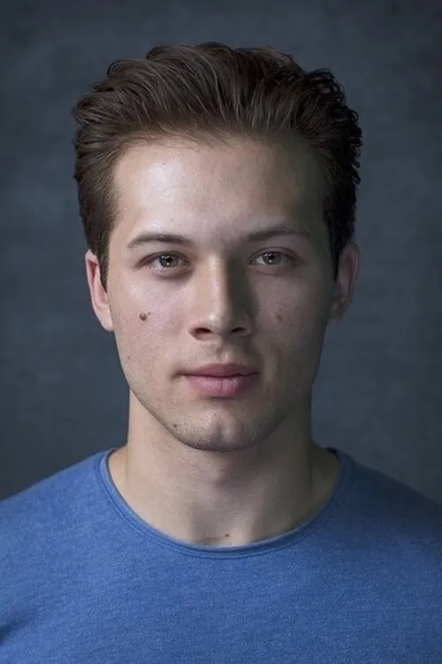 Cameron Wofford ha trabajado con Leo Howard en 1 ocasiones