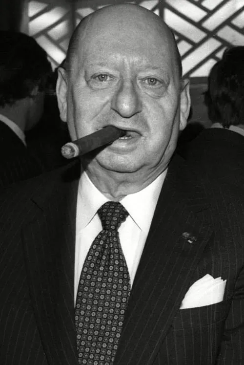 Lew Grade interpretando a Himself (archive)