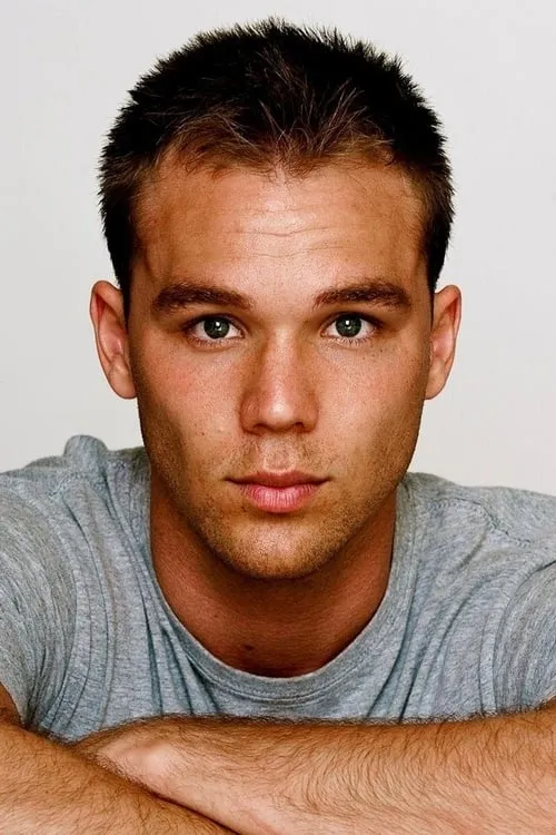 Lincoln Lewis en el reparto