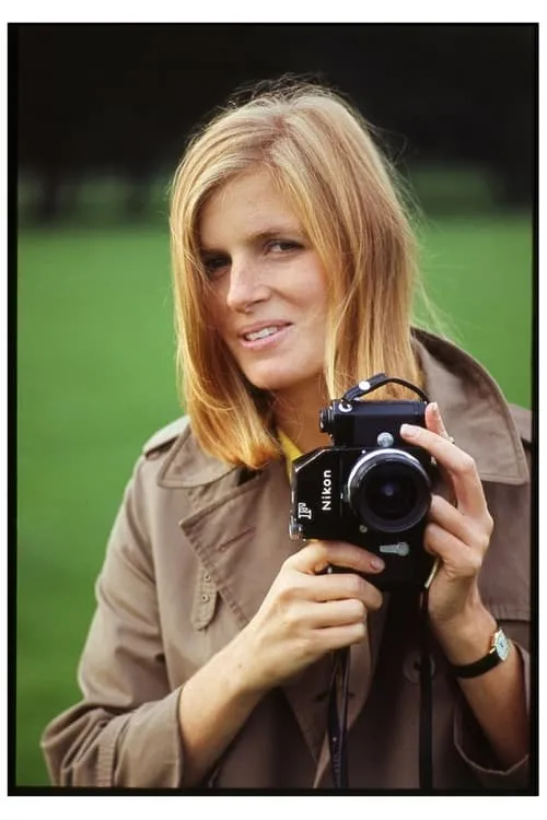 Linda McCartney interpretando a Herself