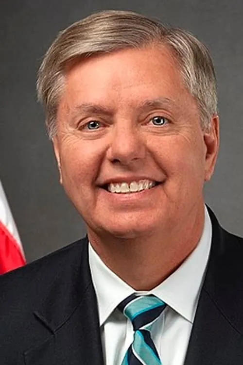 Lindsey Graham interpretando a Self - Republican Politician