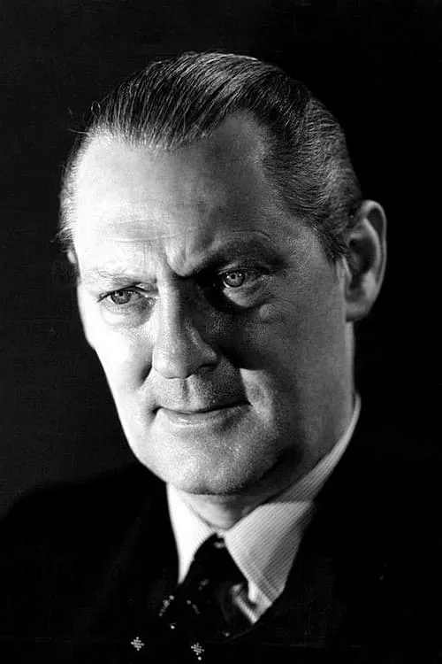 Lionel Barrymore interpretando a Jim Gordon