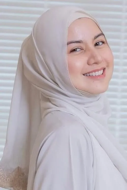 Actor Lisa Surihani