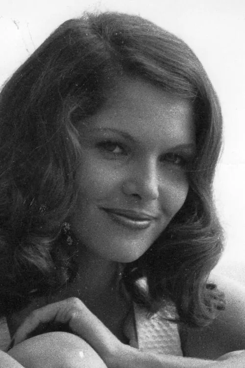 Lois Chiles interpretando a Jessica Drake