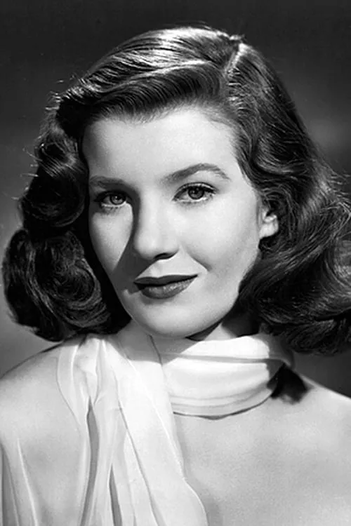 Lois Maxwell interpretando a Karen Long