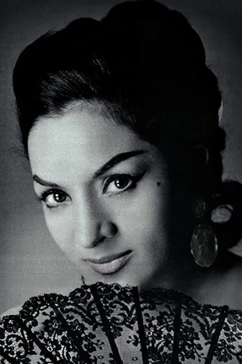 Lola Flores interpretando a María Vargas