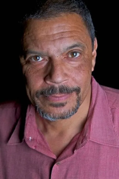 Actor Lonnie Farmer