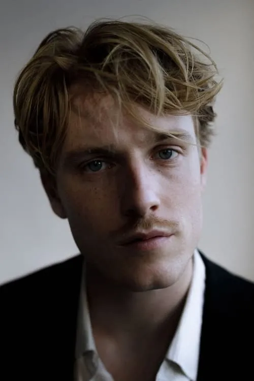 Louis Hofmann en el reparto