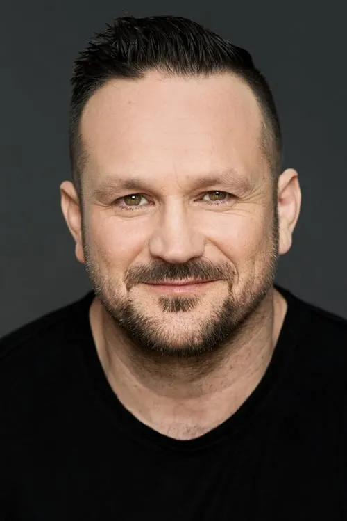 Foto de perfil del actor Louis-Philippe Dandenault en el reparto