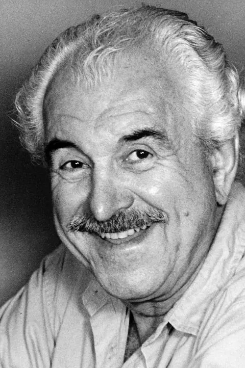 Actor Louis Zorich