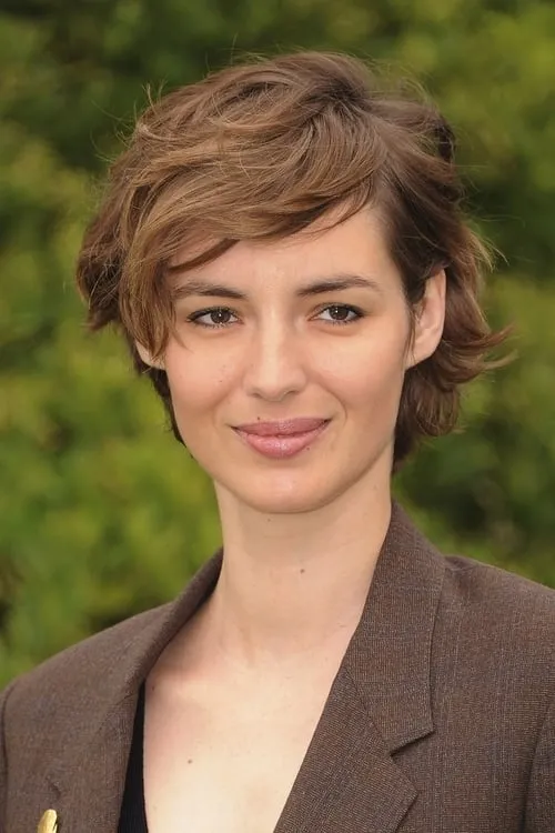 Louise Bourgoin interpretando a La fleuriste