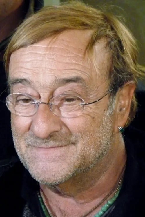 Lucio Dalla interpretando a Ermanno