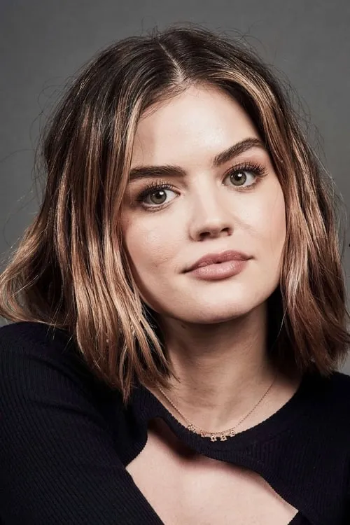 Lucy Hale interpretando a Brittany Jane