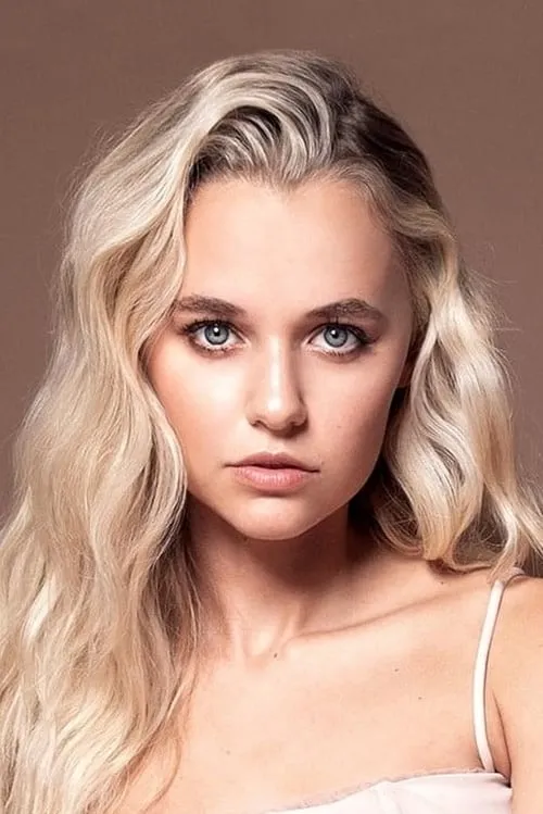 Foto de perfil del actor Madison Iseman en el reparto