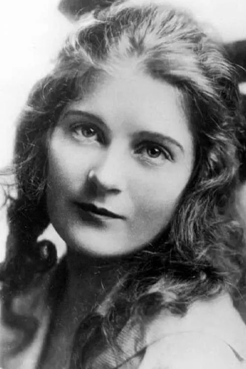 Actor Mae Marsh