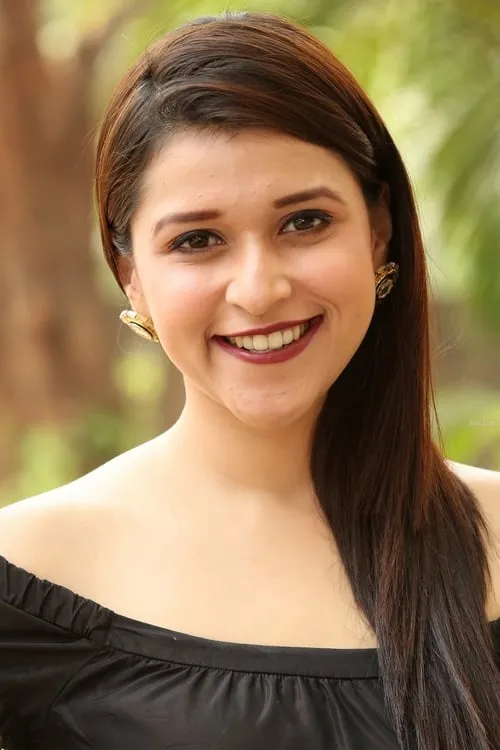 Mannara Chopra interpretando a Radha