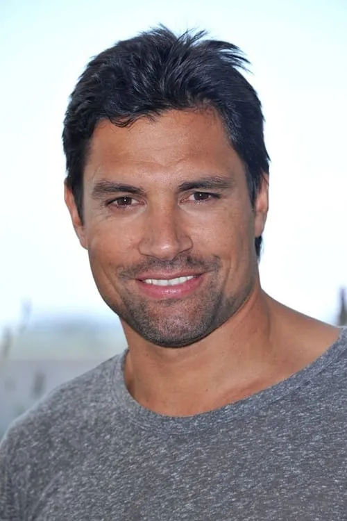 Actor Manu Bennett