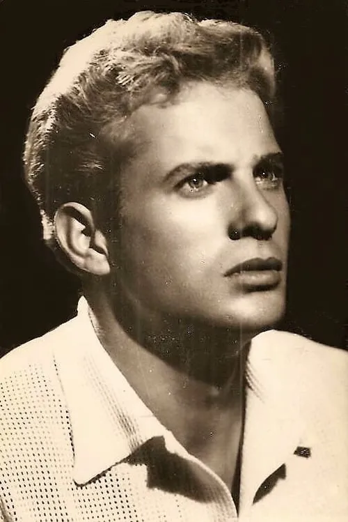 Actor Manuel Gil