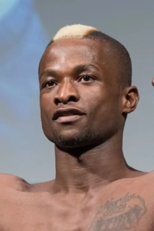 Marc Diakiese interpretando a Self