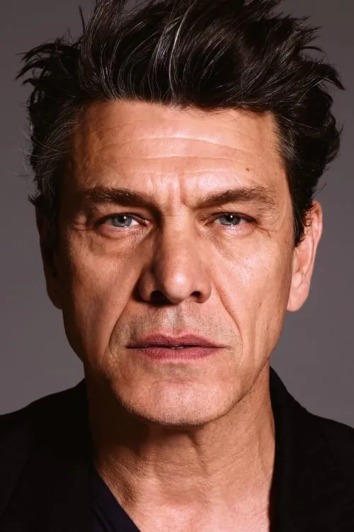 Marc Lavoine interpretando a Self