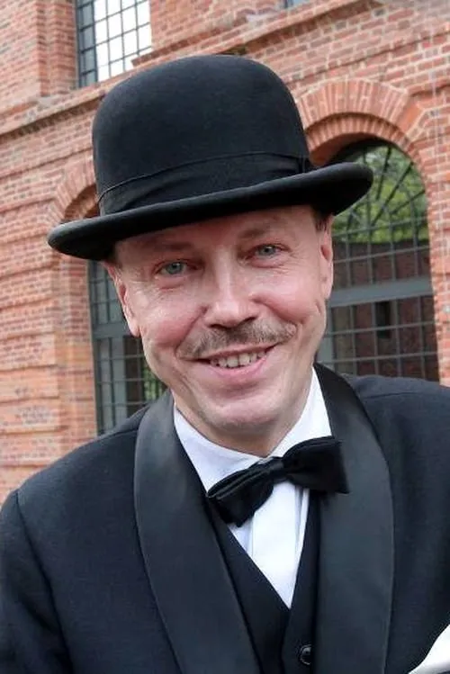 Actor Marcel Szytenchelm