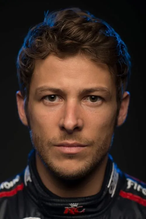 Marco Andretti interpretando a Self