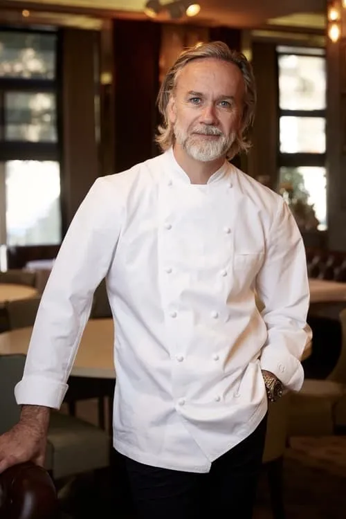 Marcus Wareing interpretando a Himself