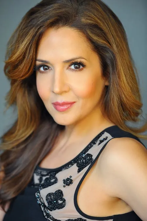 Maria Canals-Barrera interpretando a Connie Torres