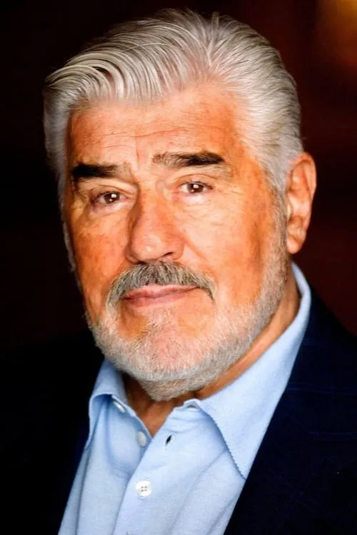 Mario Adorf interpretando a Frederic Santer