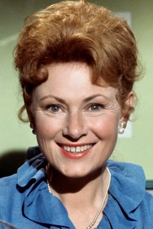 Marion Ross interpretando a Aunt Irene Hilgrim