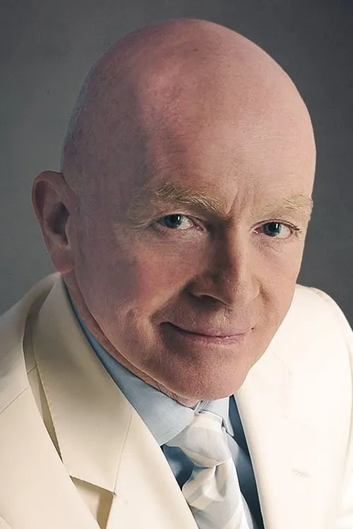 Mark Mobius interpretando a Himself