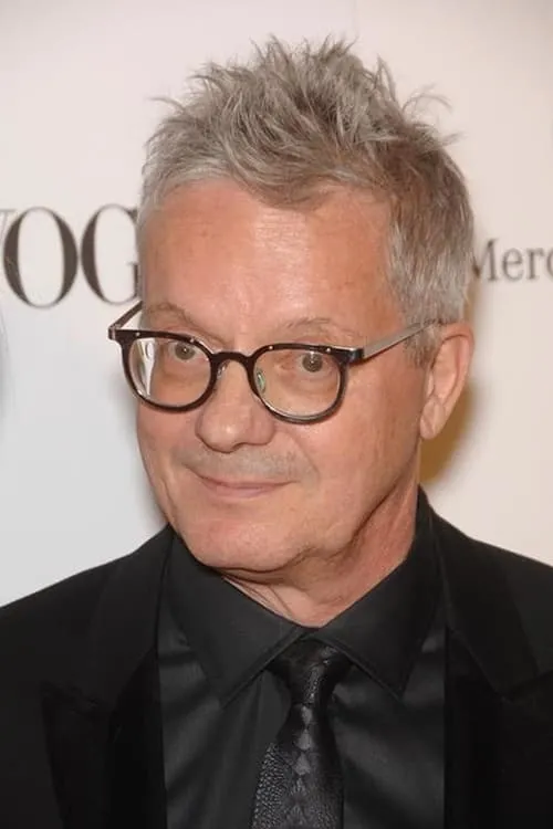 Mark Mothersbaugh interpretando a Self