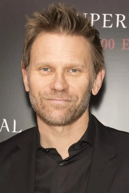 Mark Pellegrino interpretando a Darrow (as Robert Rand)