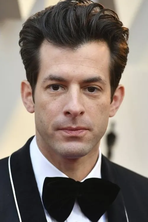 Mark Ronson interpretando a Self