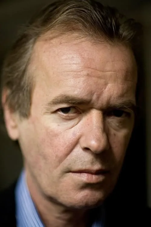 Martin Amis interpretando a Self