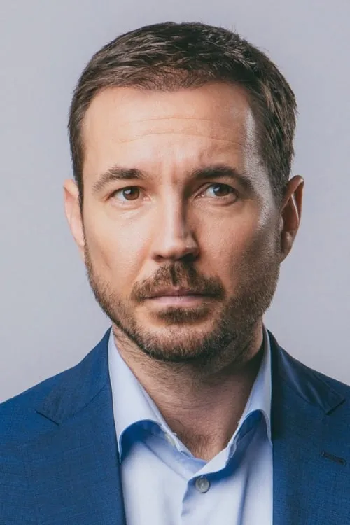 Martin Compston interpretando a Midge Ure